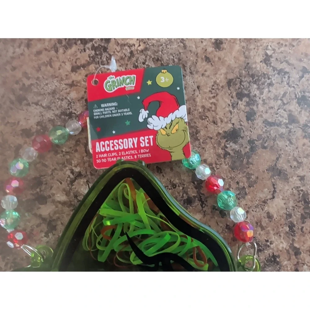The Grinch Girls Hair Accessory Set Plastic Case Clips Elastics Bow HER Green